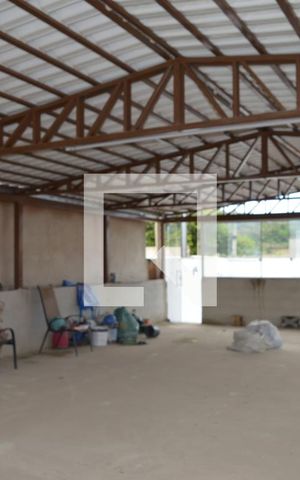 Casa à venda com 240m², 2 quartos e 2 vagasÁrea Externa