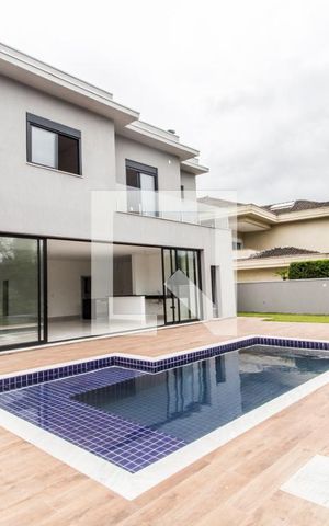 Casa de condomínio à venda com 370m², 5 quartos e 9 vagas Casa de condomínio à venda com 370m², 5 quartos e 9 vagasPiscina