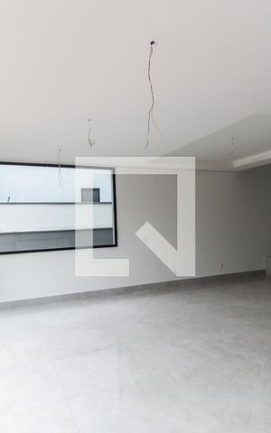 Casa de condomínio à venda com 370m², 5 quartos e 9 vagas Casa de condomínio à venda com 370m², 5 quartos e 9 vagasSala de Jantar