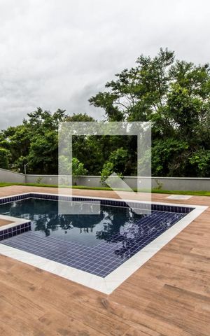 Casa de condomínio à venda com 370m², 5 quartos e 9 vagas Casa de condomínio à venda com 370m², 5 quartos e 9 vagasPiscina