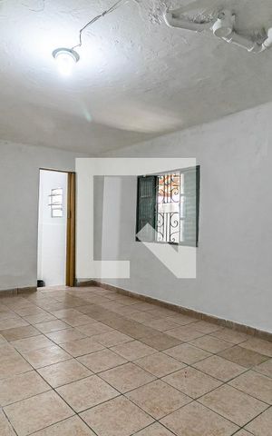 Casa para alugar com 80m², 1 quarto e sem vaga Casa para alugar com 80m², 1 quarto e sem vagaSala / Dormitório