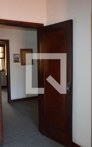 Casa à venda com 248m², 4 quartos e 2 vagasQuarto 1