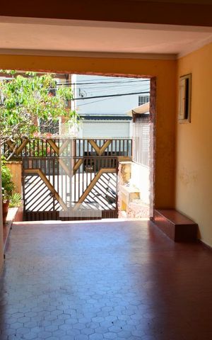 Casa à venda com 248m², 4 quartos e 2 vagasEntrada
