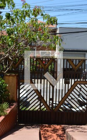 Casa à venda com 248m², 4 quartos e 2 vagasEntrada