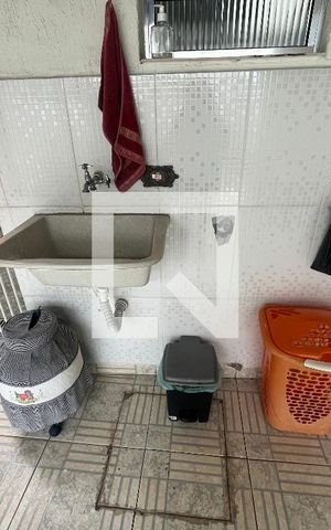 Casa à venda com 200m², 5 quartos e 2 vagasÁrea de Serviço 1