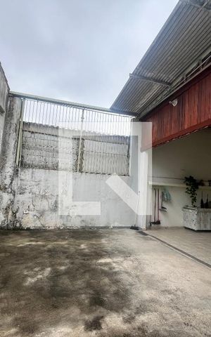 Casa à venda com 200m², 5 quartos e 2 vagasÁrea de Serviço 1