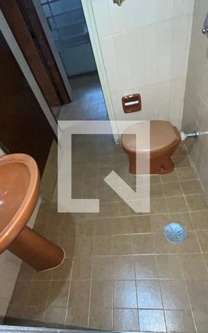 Casa à venda com 200m², 5 quartos e 2 vagasBanheiro 4