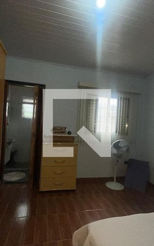 Casa à venda com 200m², 5 quartos e 2 vagasSuite