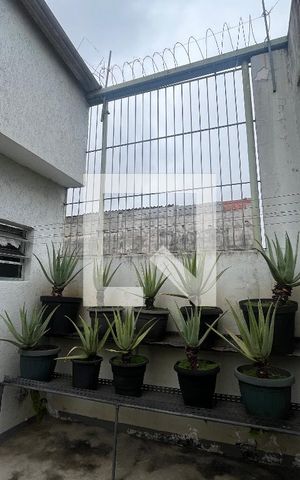 Casa à venda com 200m², 5 quartos e 2 vagasÁrea de Serviço 1