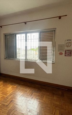 Casa à venda com 200m², 5 quartos e 2 vagasQuarto 3