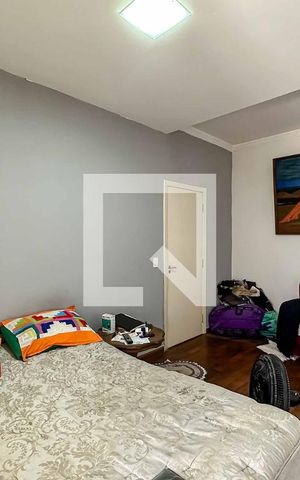 Casa à venda com 357m², 5 quartos e 2 vagas Casa à venda com 357m², 5 quartos e 2 vagasQuarto 1