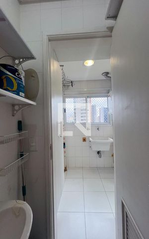 Apartamento à venda com 60m², 1 quarto e 2 vagas Apartamento à venda com 60m², 1 quarto e 2 vagasBanheiro de Serviço