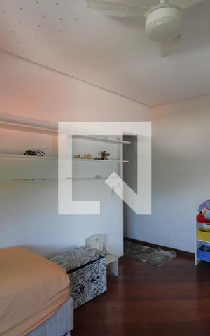 Casa de condomínio à venda com 350m², 4 quartos e 4 vagasSuíte 3