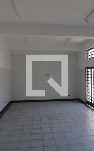 Casa de condomínio à venda com 350m², 4 quartos e 4 vagasSalão