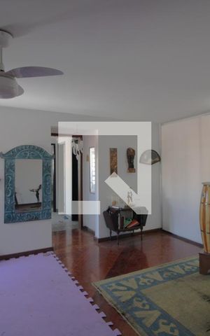Casa de condomínio à venda com 350m², 4 quartos e 4 vagasSuíte 1