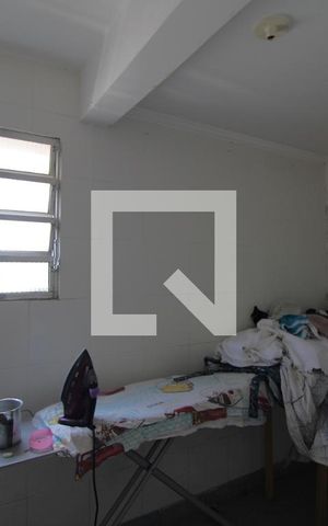 Casa de condomínio à venda com 350m², 4 quartos e 4 vagasQuarto de serviço