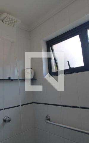Casa de condomínio à venda com 350m², 4 quartos e 4 vagasChuveiro banheiro da suíte 1
