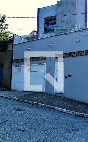 Casa para alugar com 357m², 3 quartos e 7 vagasFachada