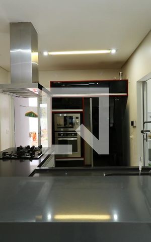 Casa para alugar com 357m², 3 quartos e 7 vagasCozinha