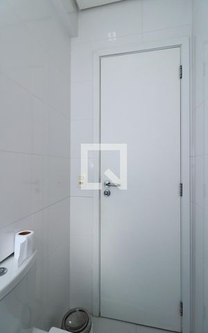 Casa para alugar com 357m², 3 quartos e 7 vagasBanheiro da Suite Conjugada