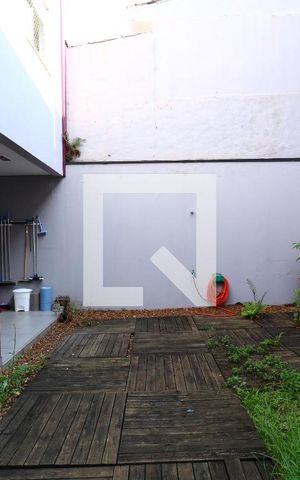 Casa para alugar com 357m², 3 quartos e 7 vagasQuintal - Fundos