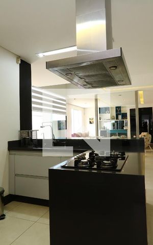 Casa para alugar com 357m², 3 quartos e 7 vagasCozinha