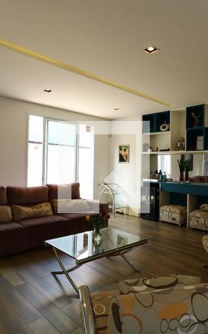 Casa para alugar com 357m², 3 quartos e 7 vagasSala