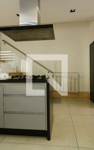 Casa para alugar com 357m², 3 quartos e 7 vagasCozinha