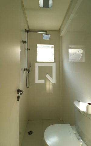 Casa para alugar com 357m², 3 quartos e 7 vagasBanheiro da Suite Conjugada