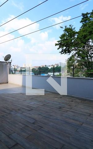 Casa para alugar com 357m², 3 quartos e 7 vagasQuintal - Frente