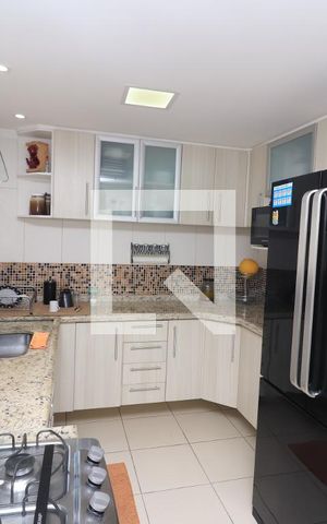 Apartamento à venda com 96m², 3 quartos e 2 vagasCozinha