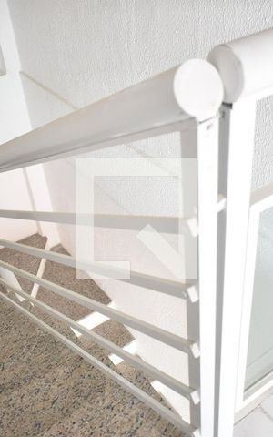 Casa para alugar com 116m², 2 quartos e 1 vagaEscada