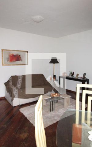 Apartamento à venda com 65m², 2 quartos e 1 vagaSala