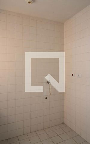 Apartamento à venda com 42m², 2 quartos e sem vaga Apartamento à venda com 42m², 2 quartos e sem vagaCozinha e Área de Serviço
