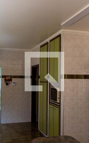 Casa à venda com 611m², 5 quartos e 4 vagas Casa à venda com 611m², 5 quartos e 4 vagasCozinha