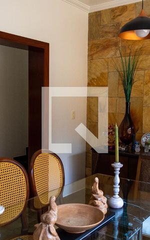 Casa à venda com 611m², 5 quartos e 4 vagas Casa à venda com 611m², 5 quartos e 4 vagasSala de Jantar