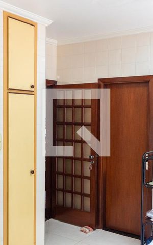Casa à venda com 611m², 5 quartos e 4 vagas Casa à venda com 611m², 5 quartos e 4 vagasÁrea de serviço