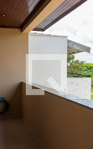Casa à venda com 611m², 5 quartos e 4 vagas Casa à venda com 611m², 5 quartos e 4 vagasVaranda