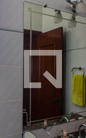 Casa à venda com 611m², 5 quartos e 4 vagas Casa à venda com 611m², 5 quartos e 4 vagasBanheiro 2