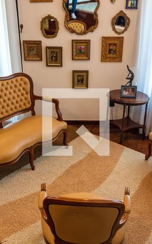 Casa à venda com 611m², 5 quartos e 4 vagas Casa à venda com 611m², 5 quartos e 4 vagasSala