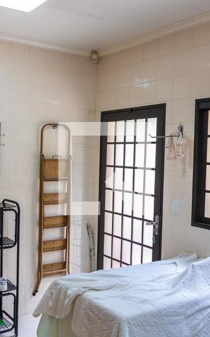 Casa à venda com 611m², 5 quartos e 4 vagas Casa à venda com 611m², 5 quartos e 4 vagasÁrea de serviço