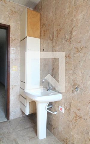 Casa à venda com 250m², 4 quartos e 2 vagasBanheiro