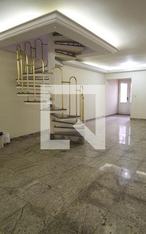 Casa à venda com 250m², 4 quartos e 2 vagasSala