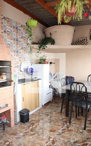 Casa à venda com 160m², 5 quartos e 1 vagaSalãozinho