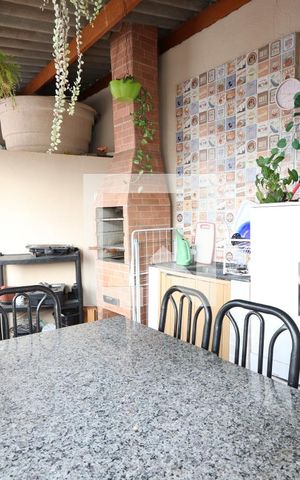 Casa à venda com 160m², 5 quartos e 1 vagaSalãozinho