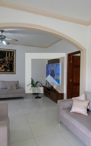 Casa à venda com 300m², 5 quartos e 3 vagasSala