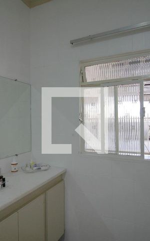 Casa à venda com 300m², 5 quartos e 3 vagasBanheiro da suite