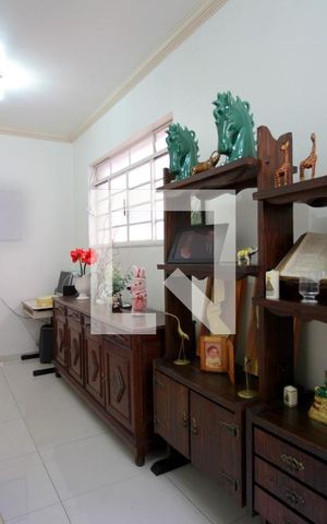 Casa à venda com 300m², 5 quartos e 3 vagasSala de estar 2