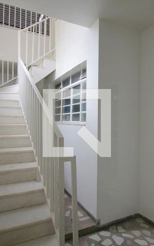 Casa à venda com 300m², 5 quartos e 3 vagasEscadas