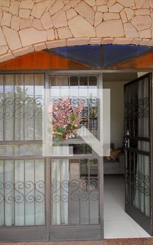 Casa à venda com 300m², 5 quartos e 3 vagasEntrada